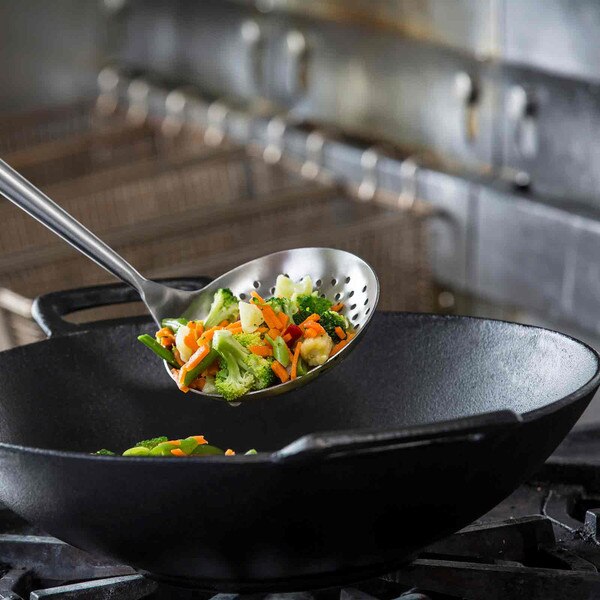 stirfry in a wok
